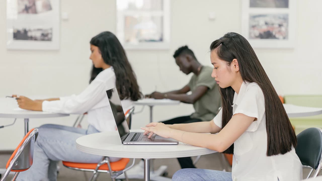 IELTS Writing Practice product preview for startup listing on Aura++